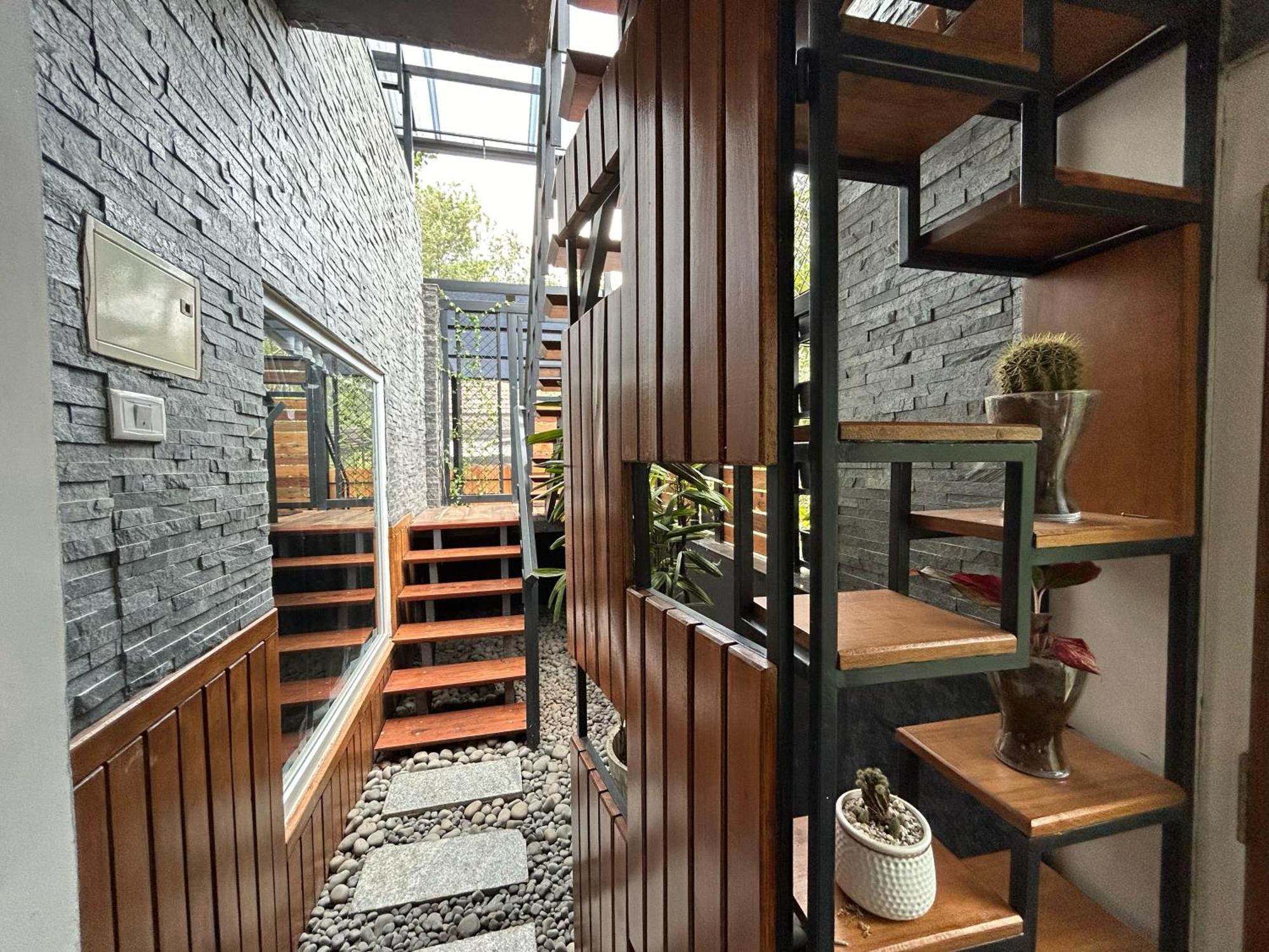Kv By Halcyon Traveltech Apartment Anachal Exterior photo