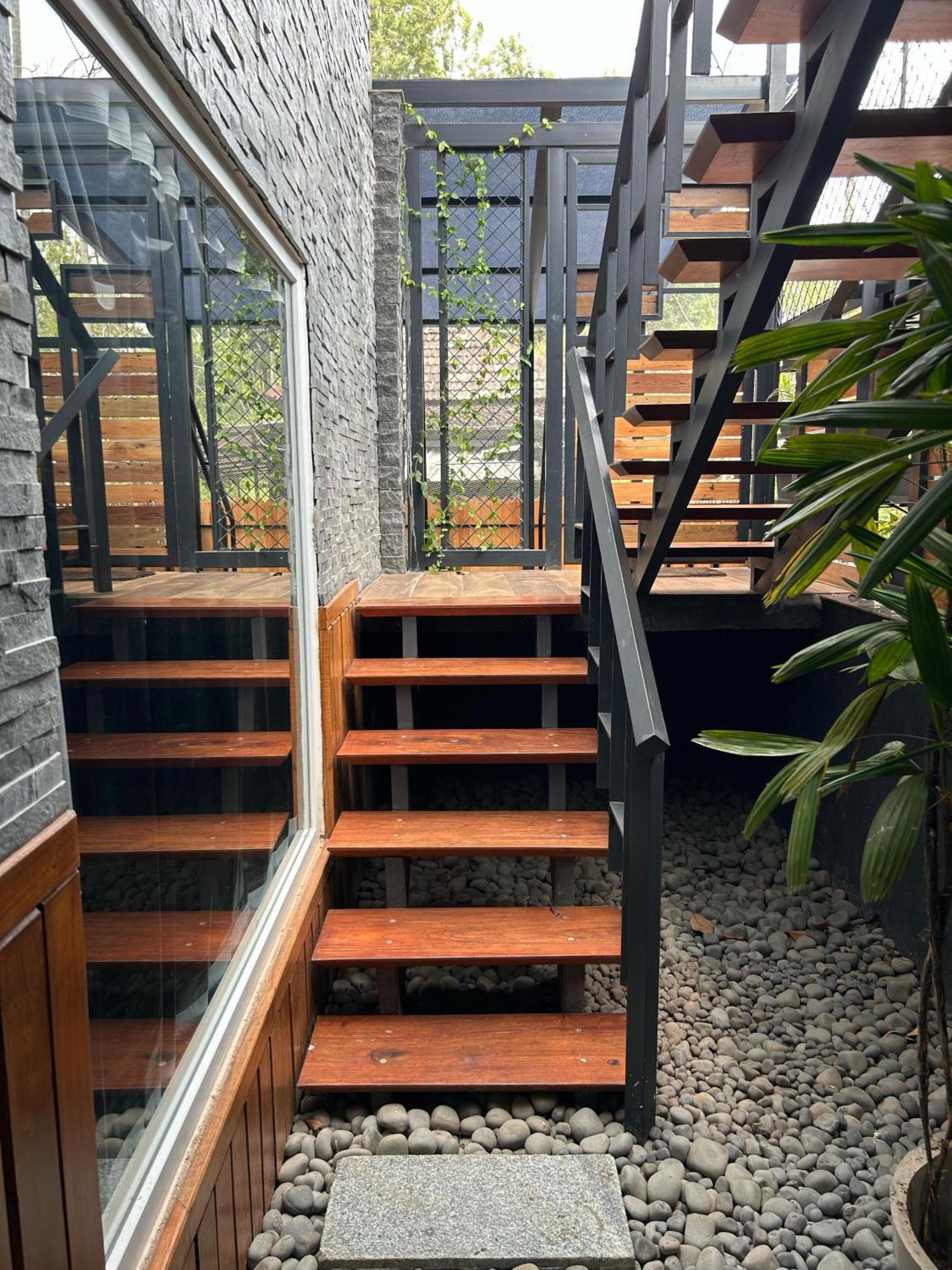 Kv By Halcyon Traveltech Apartment Anachal Exterior photo